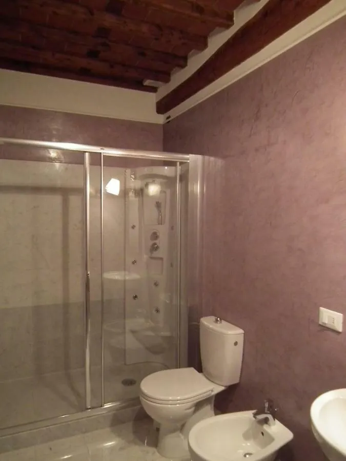 Casa Toscana Lucca 0*,